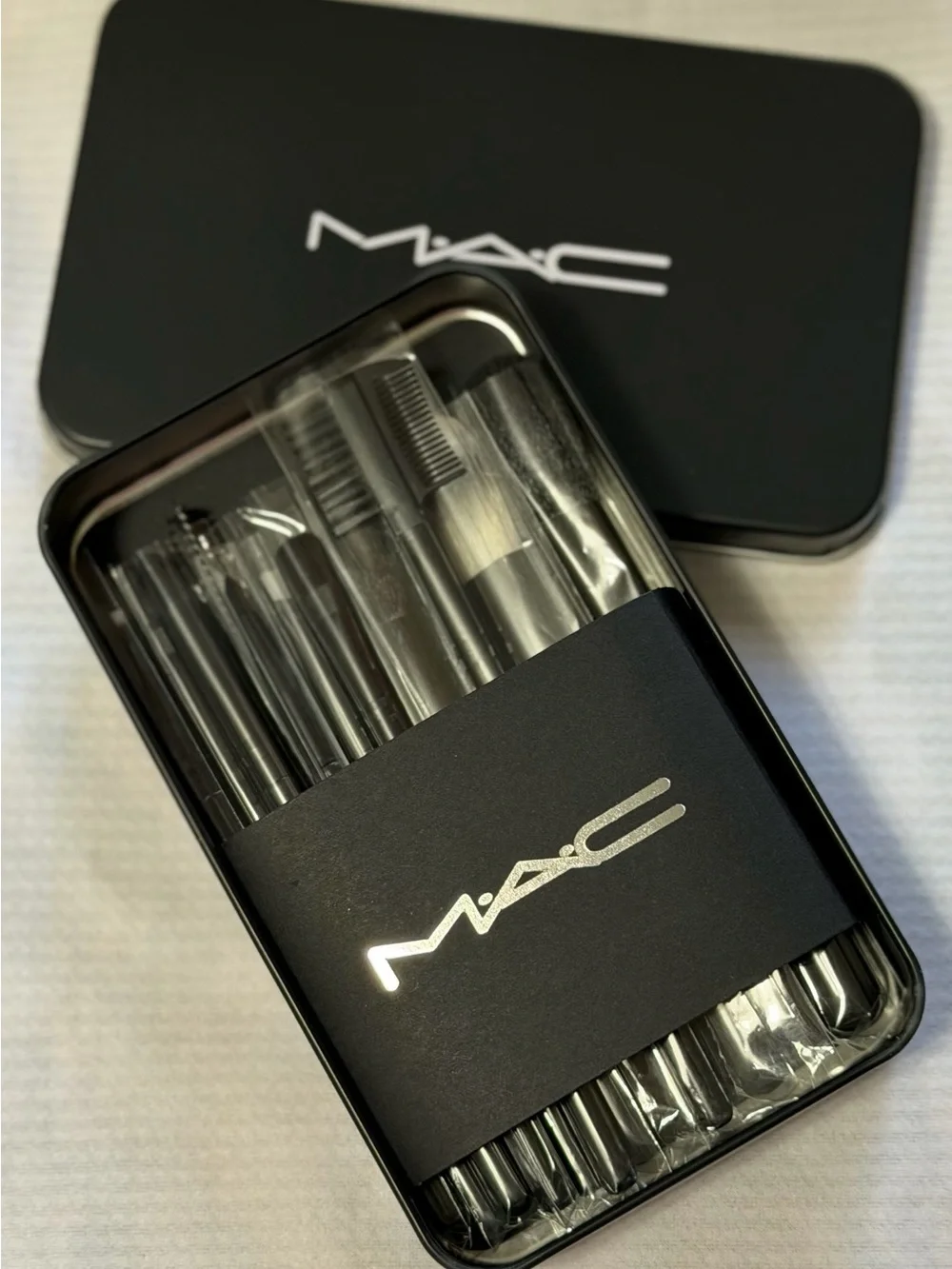 MAC Black 12pc. Makeup Brush Set in tin